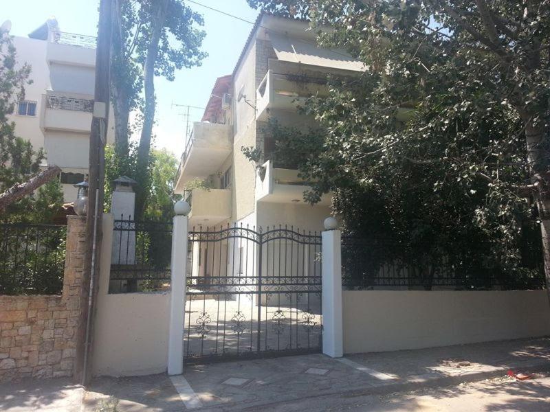 شقة Bright Mezzanine Flat With Garden أثينا المظهر الخارجي الصورة