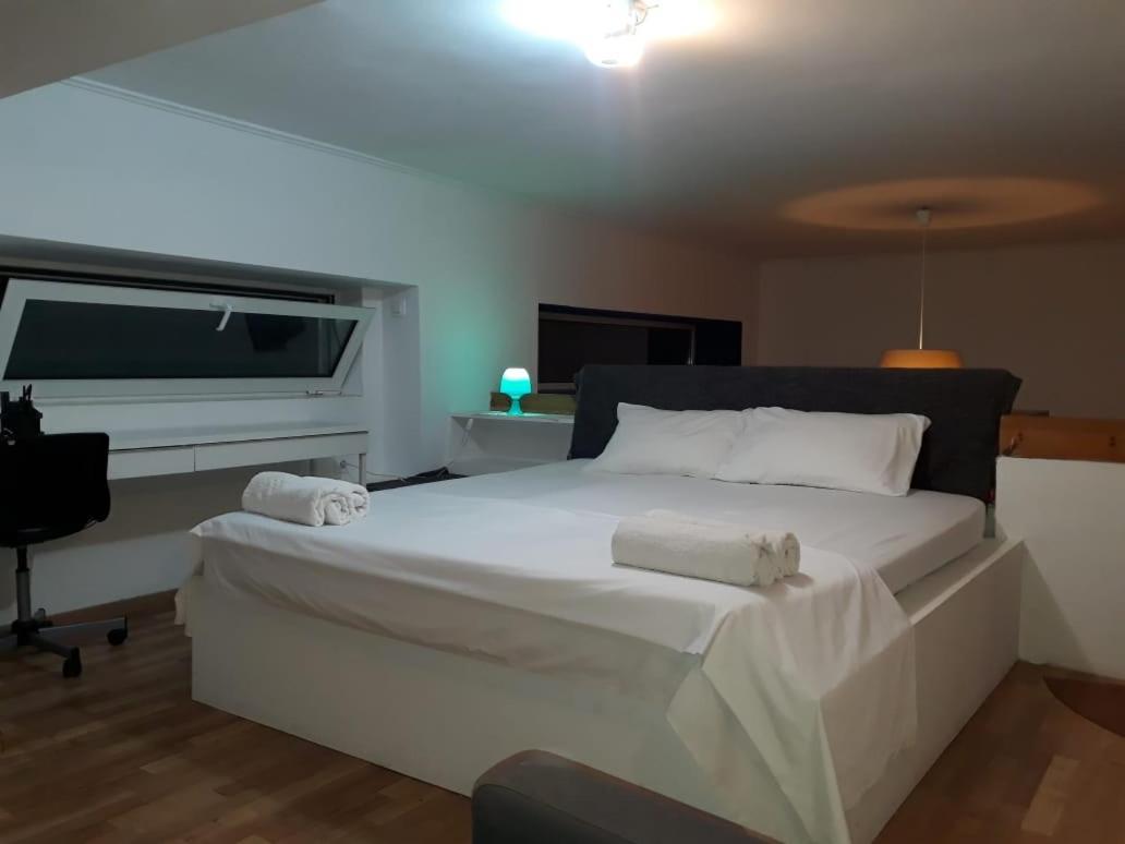 شقة Bright Mezzanine Flat With Garden أثينا المظهر الخارجي الصورة