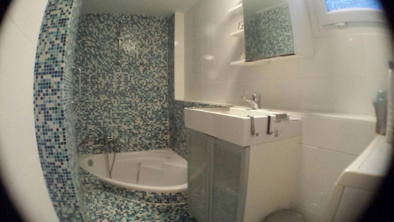 شقة Bright Mezzanine Flat With Garden أثينا المظهر الخارجي الصورة